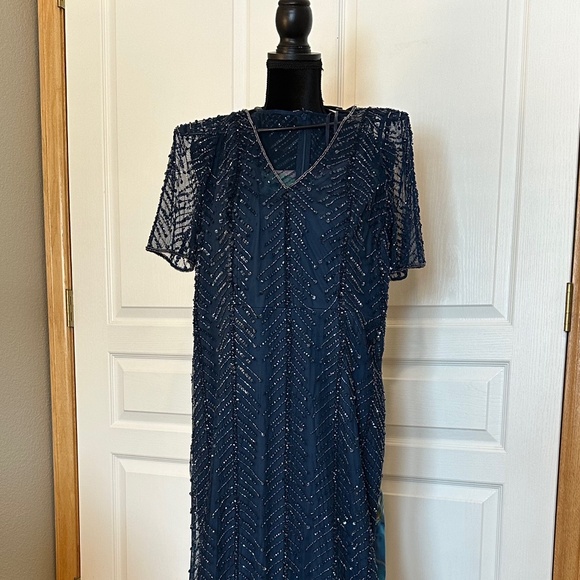 Adrianna Papell Dresses & Skirts - Gorgeous Beaded Adrianna Papell Formal Dress women's size 12